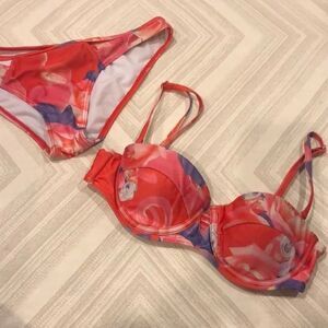 Insight Red Floral Bikini with Adjustable Straps Size 6 Top, Size 8 Bottom.